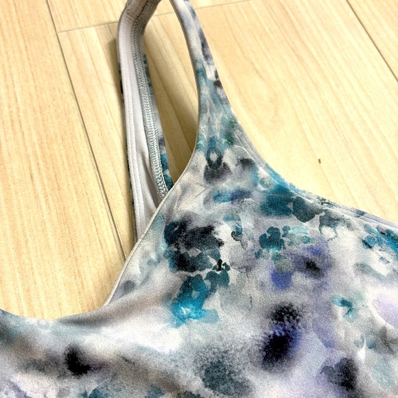Lululemon Align Cropped Tank Multi Blue Pattern Size 8 - Picture 2 of 4